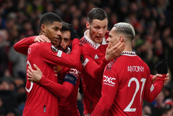 鹿岛鹿角防线稳固，力拼利物浦全力拿分