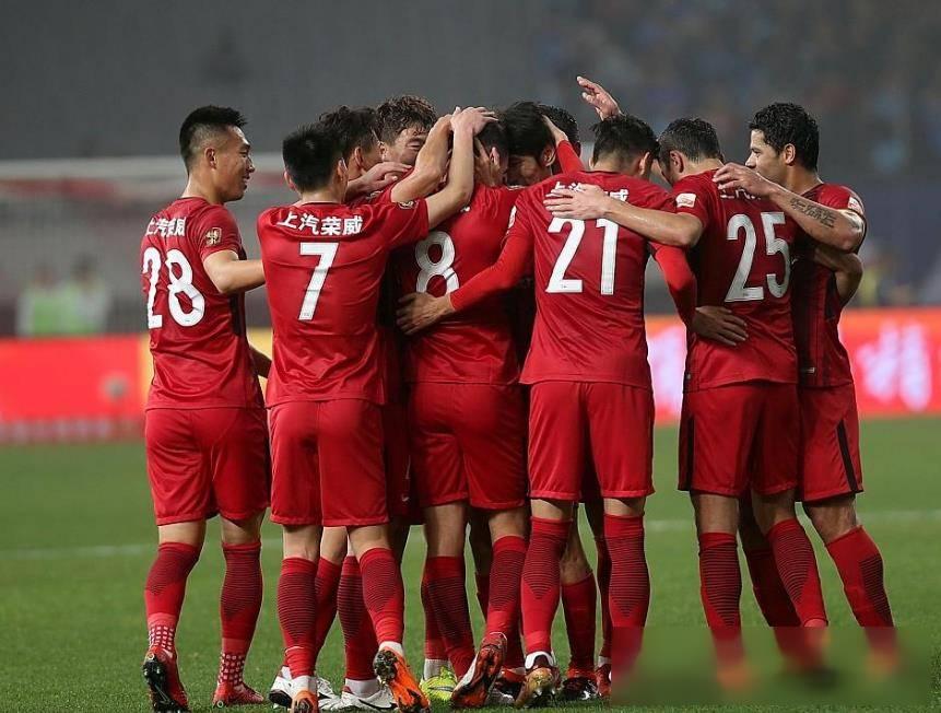 星空体育课程-重庆斯威主场险胜上海上港，紧咬积分榜头名的简单介绍