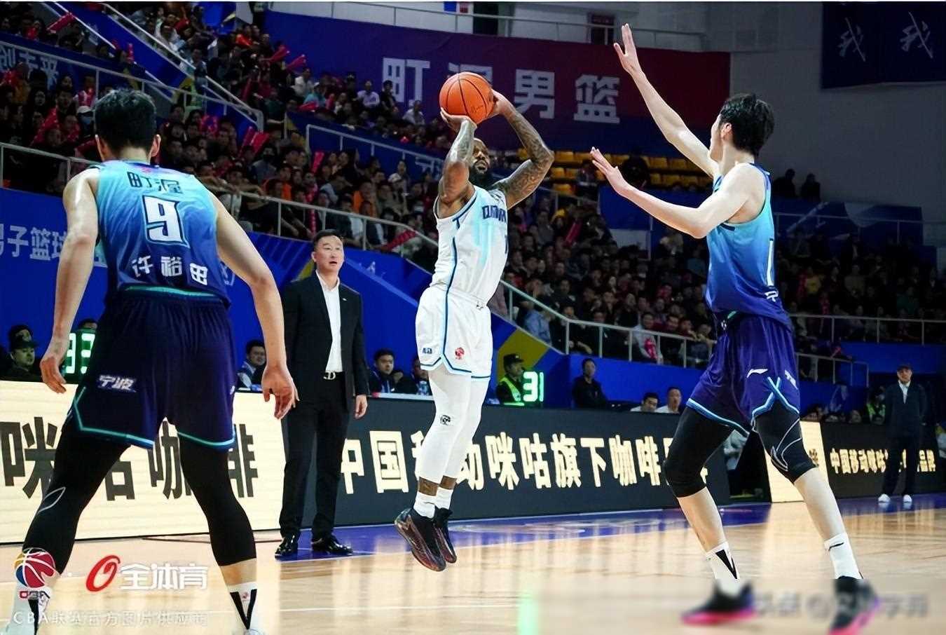 星空体育下载-关于红蓝军团冲刺胜利，豪取三分的信息