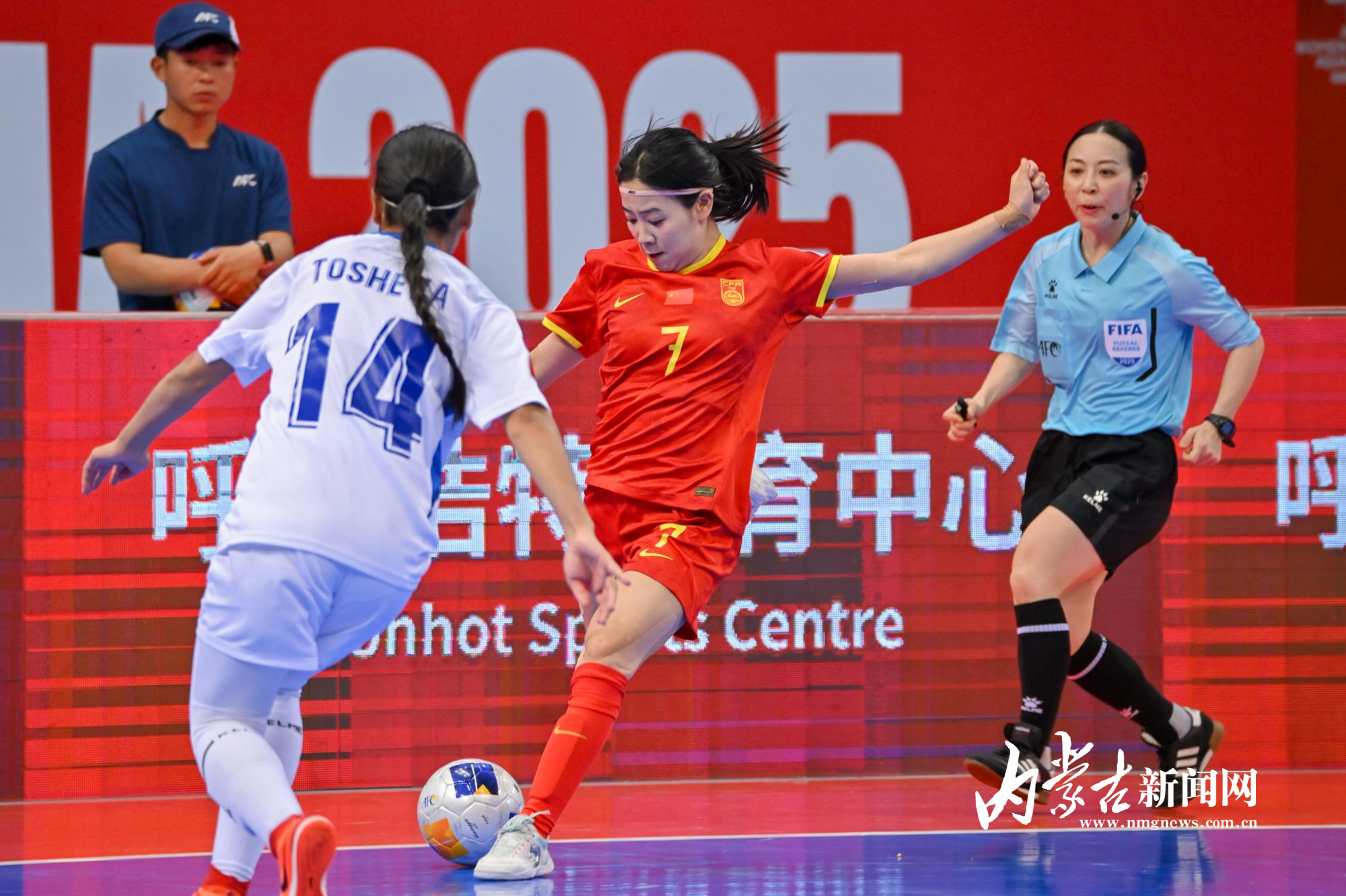 国内足球联赛中,女子球队比分领先的简单介绍 国内足球联赛中,女子球队比分领先的简单介绍