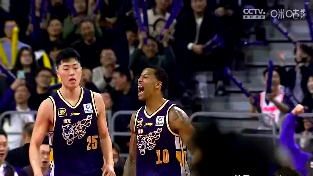 广东女篮取胜山西队,保持领先优势 广东女篮取胜山西队,保持领先优势