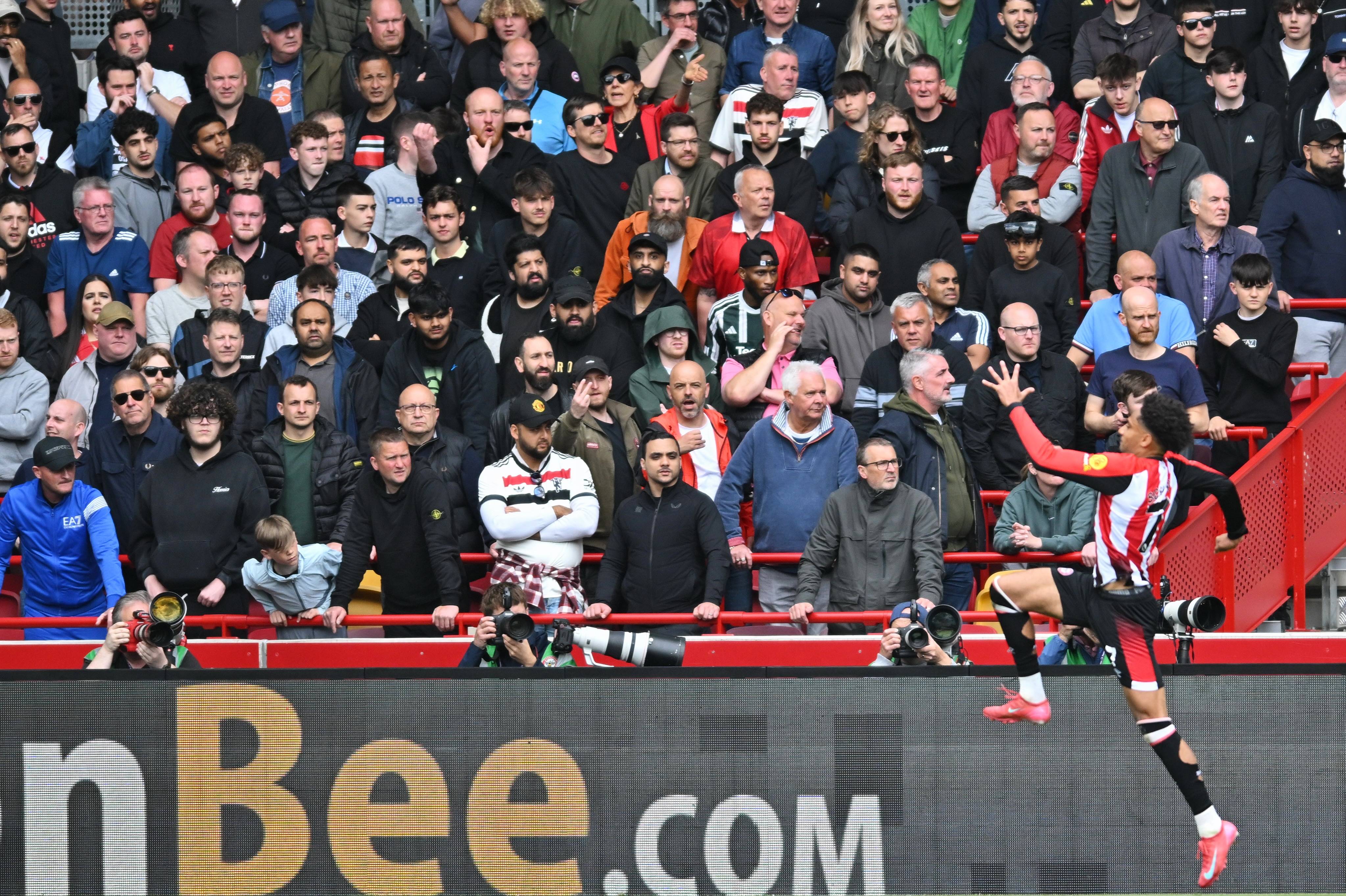 曼联主场战平,红魔难以取胜领跑 曼联主场战平,红魔难以取胜领跑