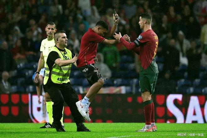 欧预赛:葡萄牙击溃捷克,提前加冕 欧预赛:葡萄牙击溃捷克,提前加冕