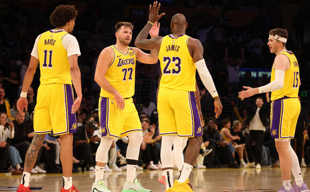 星空体育新闻-快船客场击败太阳，领跑西部联盟