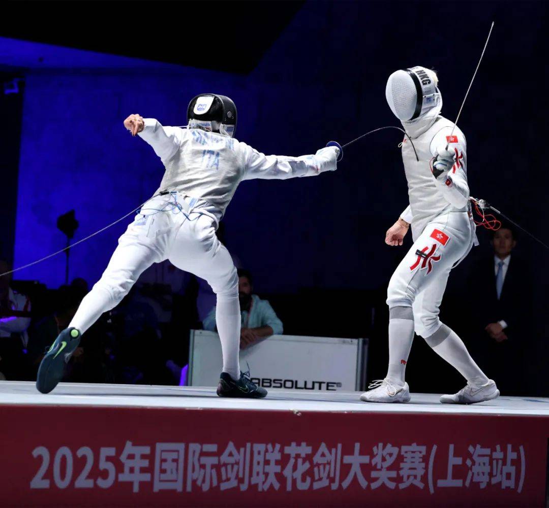 中国击剑队崭露头角,多项比赛夺得金牌 中国击剑队崭露头角,多项比赛夺得金牌