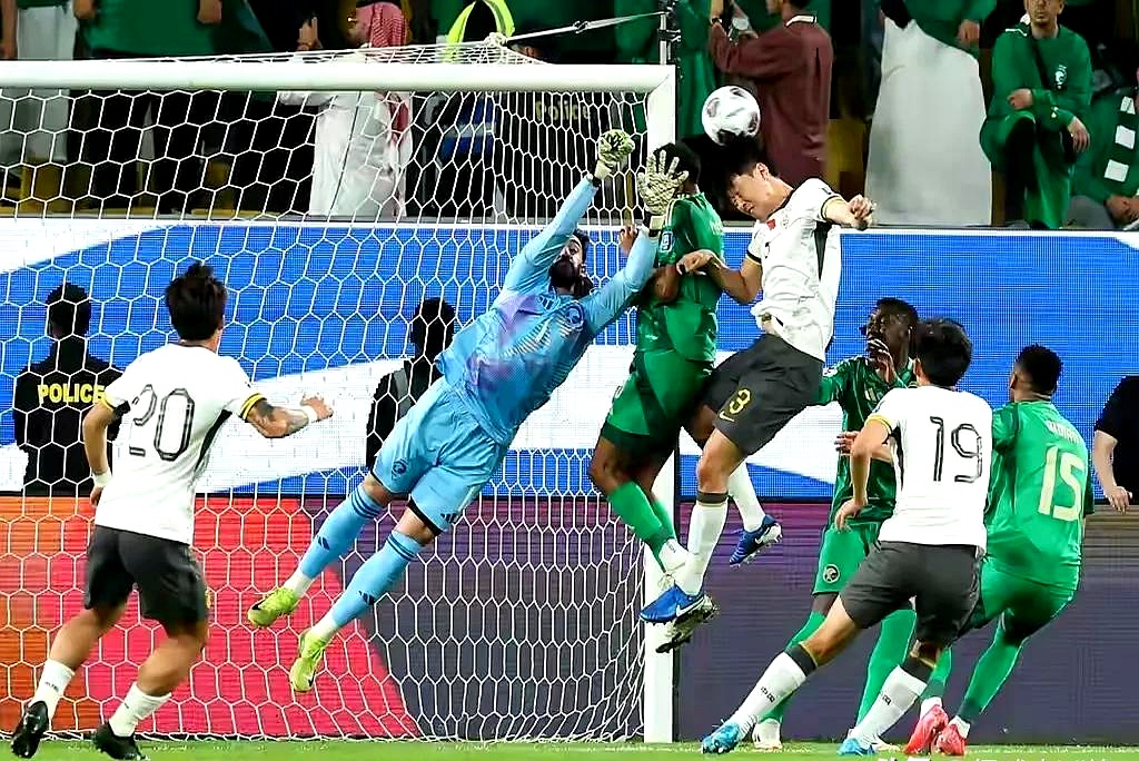 沙尔克04实现反超,取得比赛胜利 沙尔克04实现反超,取得比赛胜利