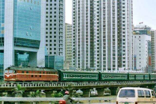 星空体育电竞-深圳冲击前三，出奇制胜打破僵局