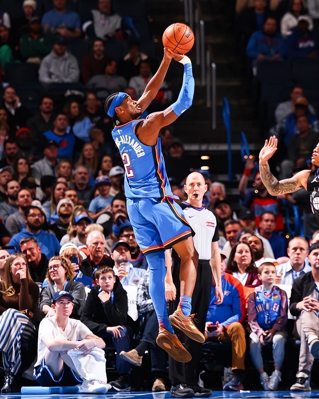 爵士队逆袭雷霆，晋级季后赛次轮的简单介绍