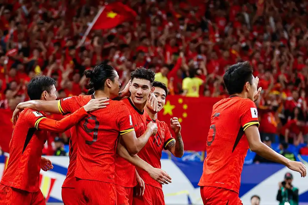 星空体育登录-小国球队发挥出色，成功晋级淘汰赛