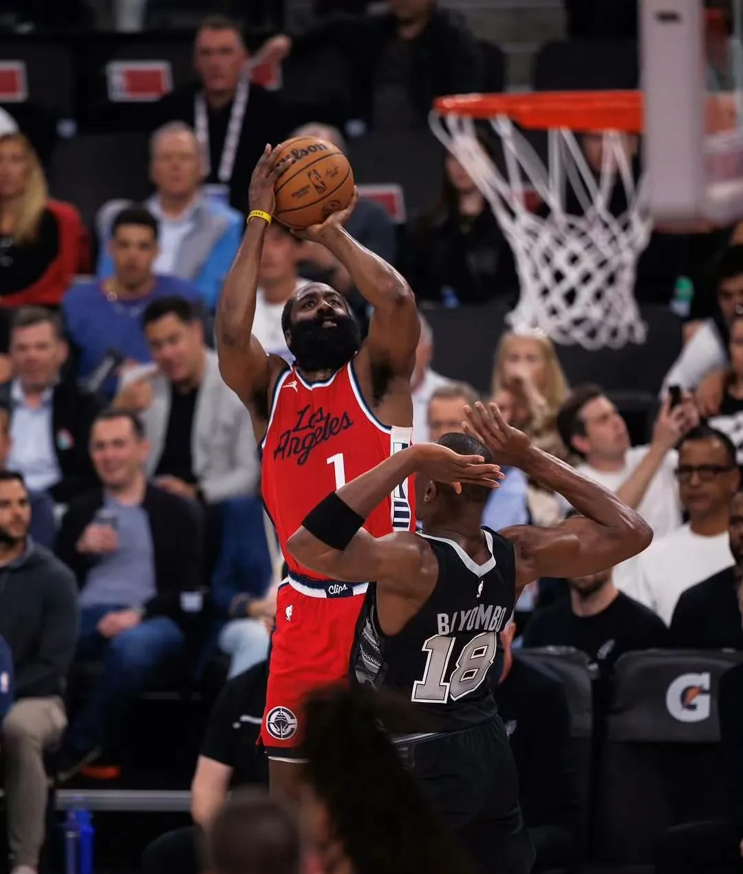 火箭完胜湖人,哈登望当赛季MVP的简单介绍 火箭完胜湖人,哈登望当赛季MVP的简单介绍